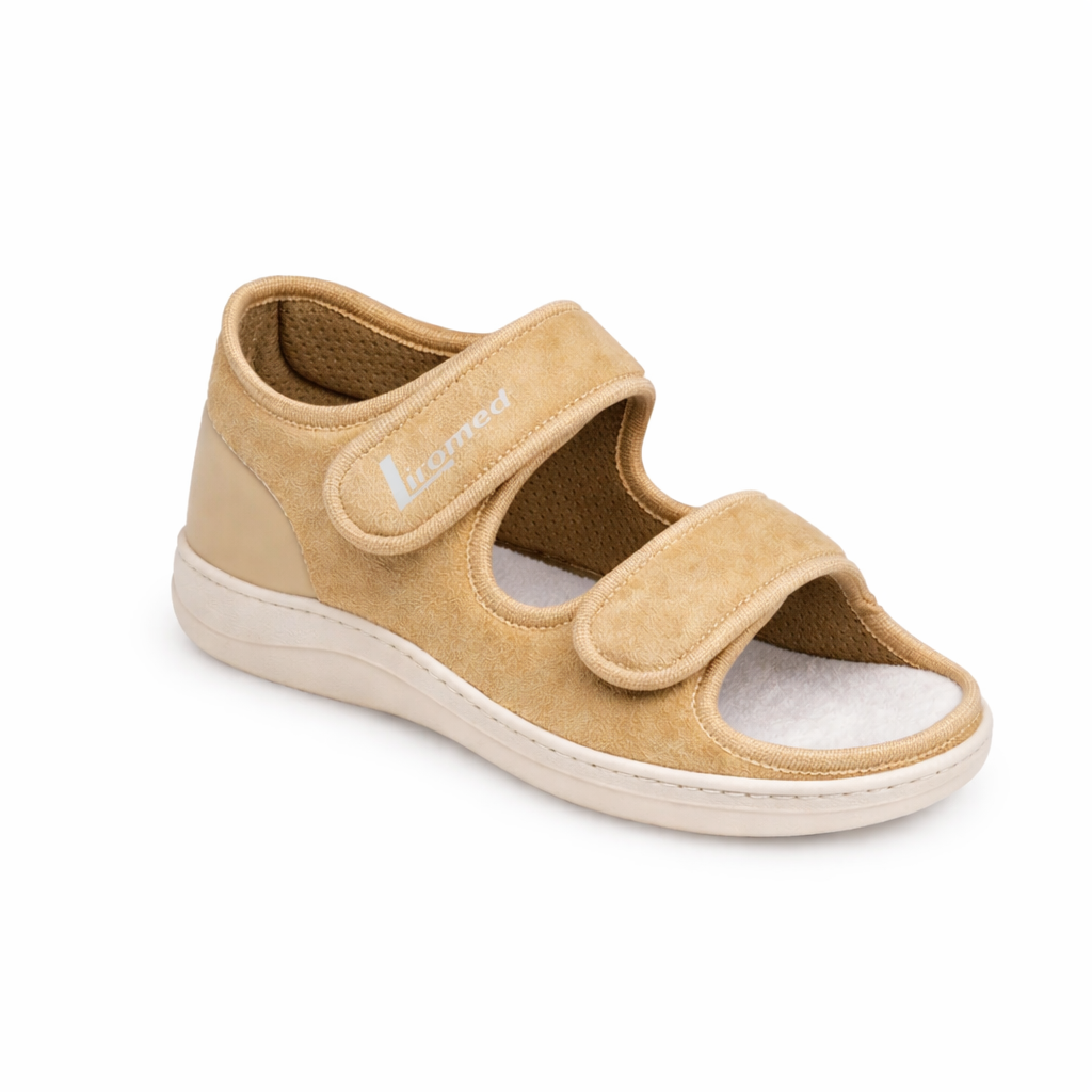 Atmungsaktive Sandale mit geschlossener Ferse in beige